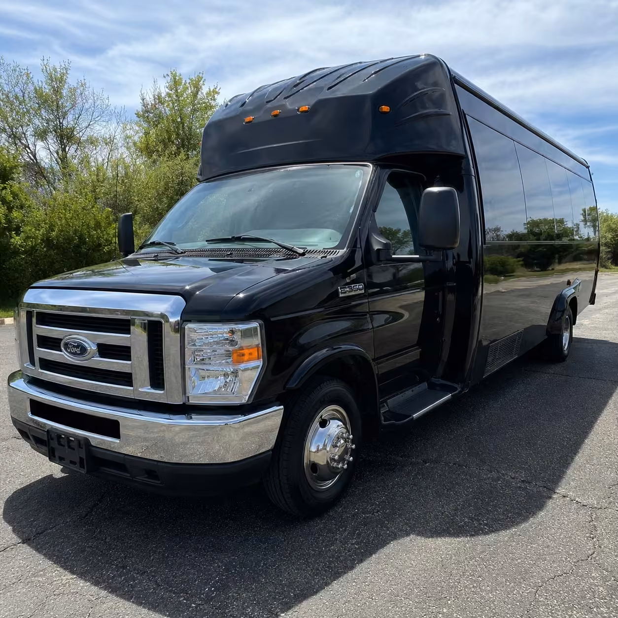 15 passenger party bus